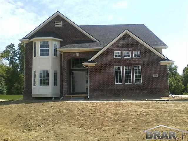 1st image of 824 Glen Mdws