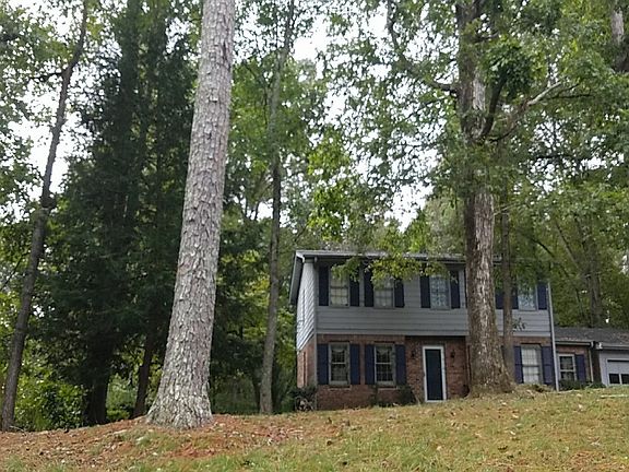 3rd image of 1180 Pine Knoll Ln NE
