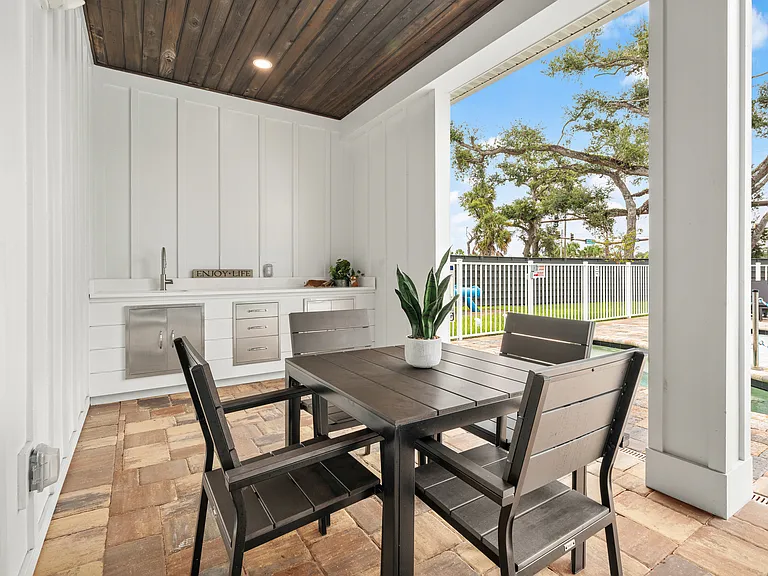 The Grove Apartment Homes — Photo 9