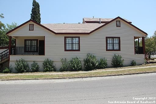 3rd image of 535 W Magnolia Ave APT 2