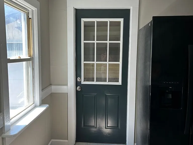 125 E Utica St — Photo 16