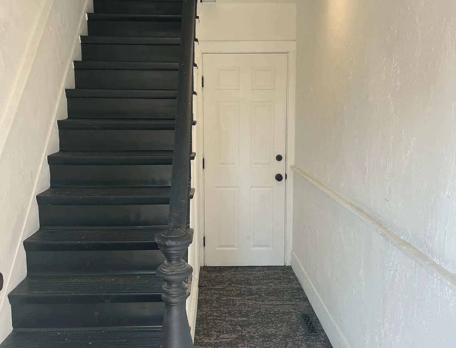 3 bed, 850 sqft, $3,300 — Photo 4
