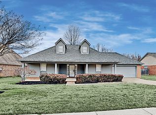 7252 Shady Oaks Dr, Memphis, TN 38133