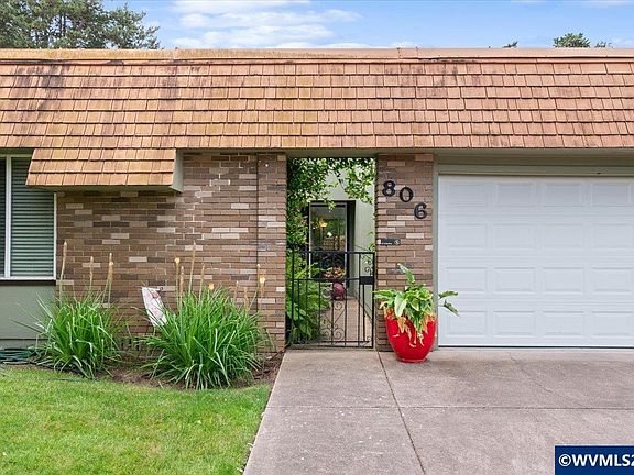 4th image of 806 Nightingale Ct NE