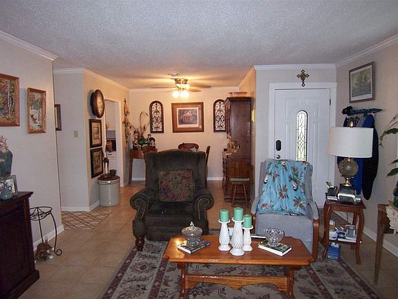 3rd image of 207 Erwin Dr