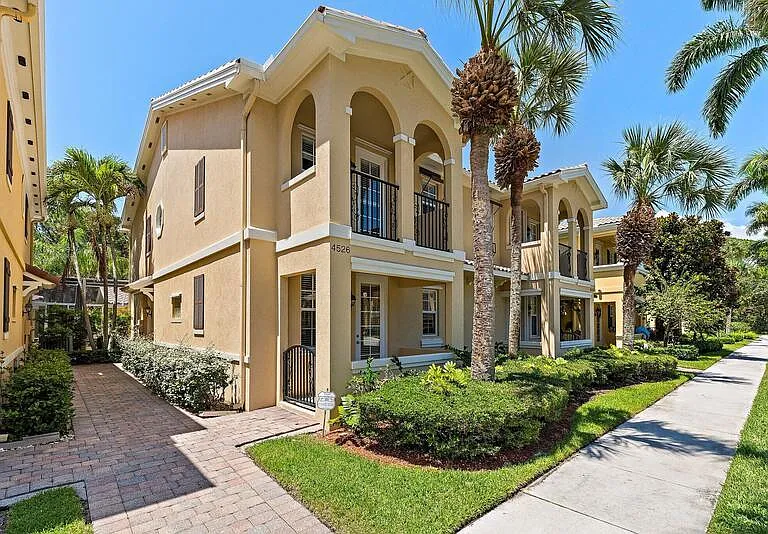 4526 Illicium Dr — Photo 2