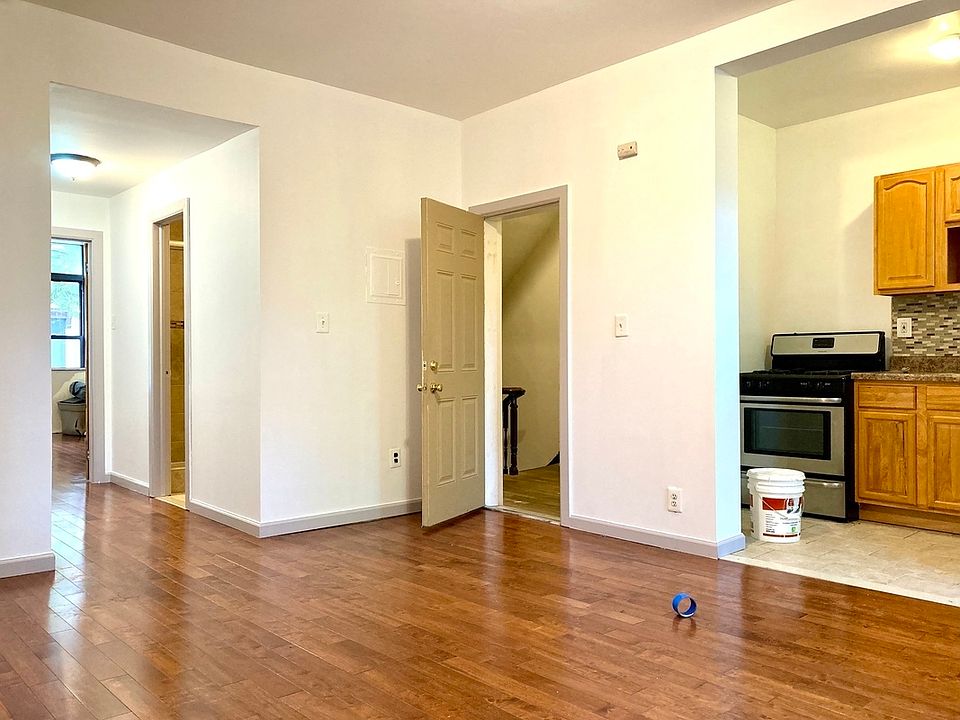 1st image of 244 Vernon Ave APT 2