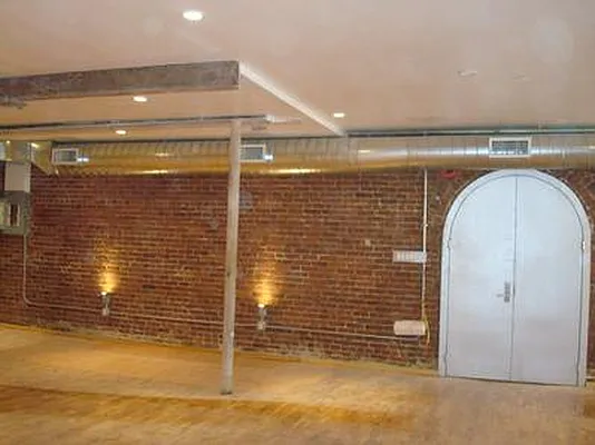 Rented by Bond New York | media 28