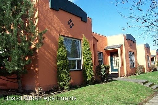 2nd image of 2322 NE Pacific St APT 188