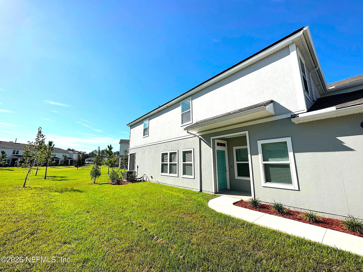 3 bed, 2.5 bath, 1795 sqft, $2,300 — Photo 3