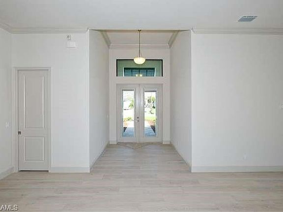 4th image of 1625 SW 52nd Ter