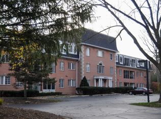 12980 W Bluemound Rd, Elm grove, WI 53122