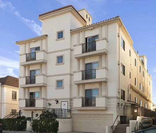 3 bed, 1430 sqft, $4,800 — Photo 1