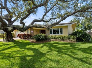 14522 Maplewood Dr, Largo, FL 33774