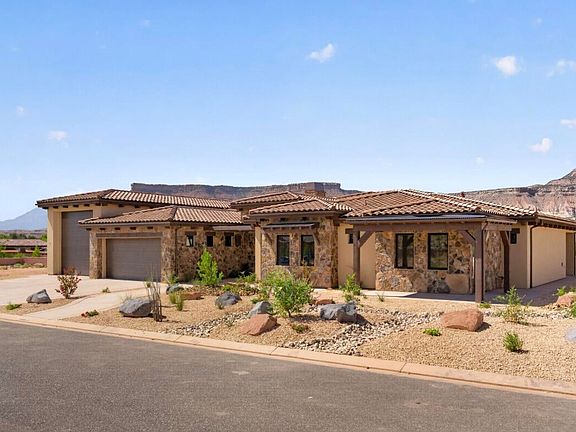3rd image of 442 E Entrada Dr