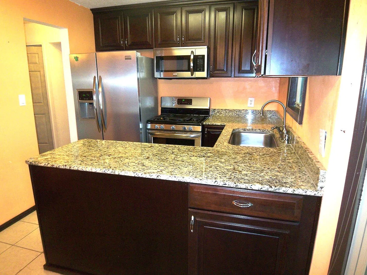 Wilshire 8310 — Photo 3