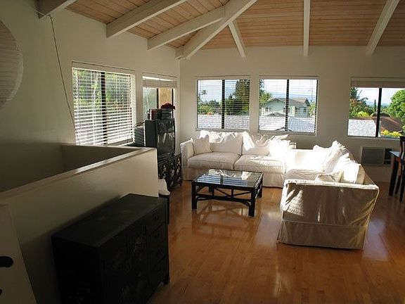 Upstairs 2 bedroom and 1 bath