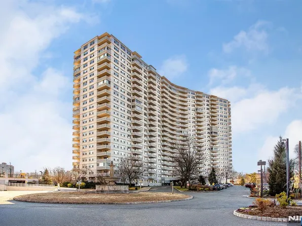 (undisclosed Address), Fort Lee, NJ 07024