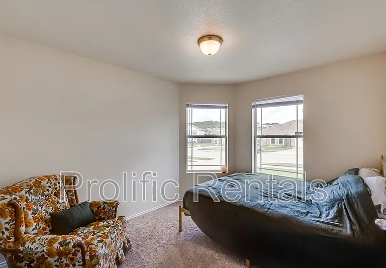5102 Screaming Eagle Cir — Photo 23