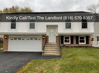 75 Rodenburg Rd, Roselle, IL 60172