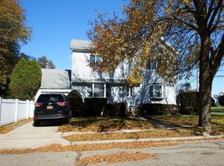 1 King St, Glen Head, NY 11545