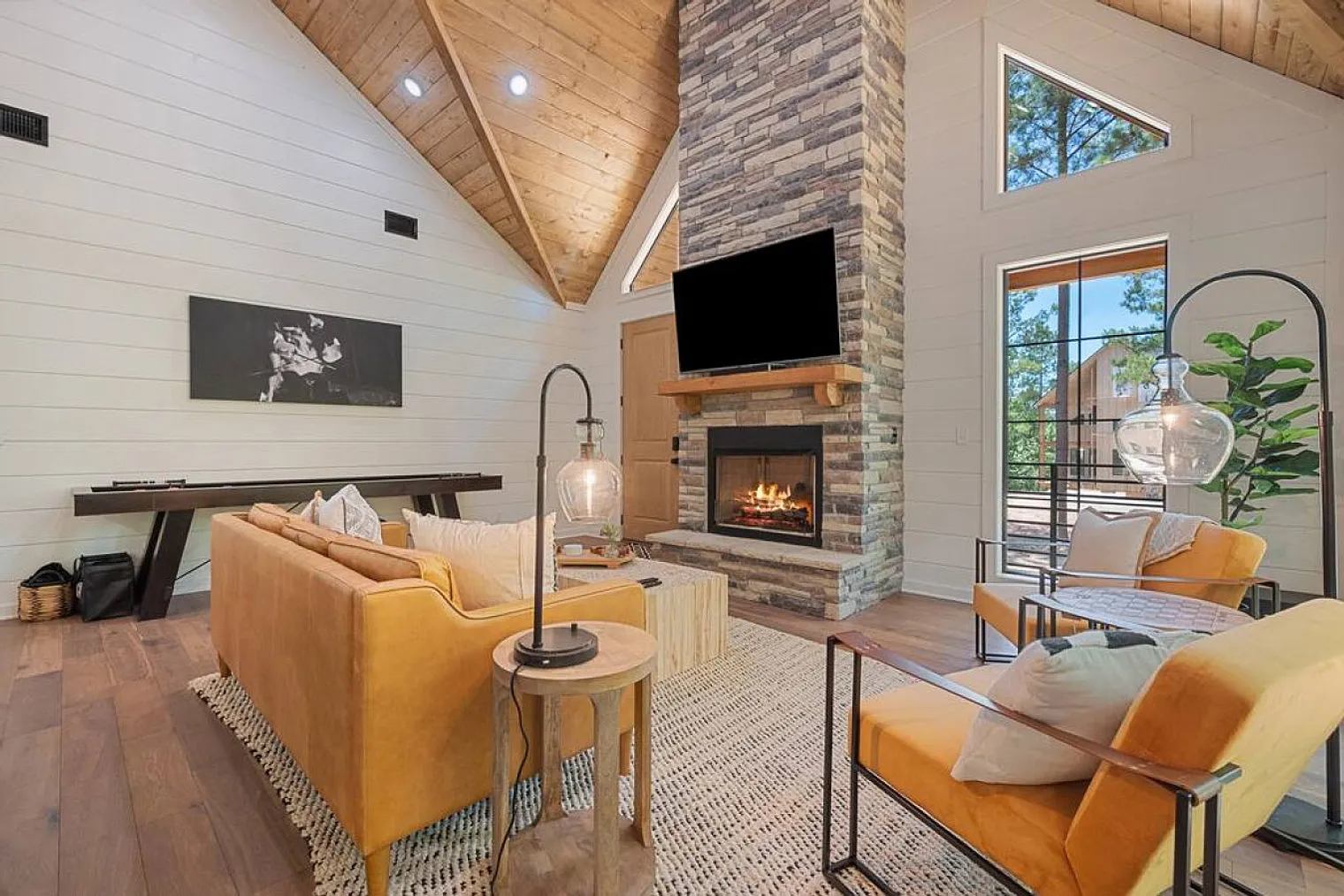 4 bed, 3.0 bath, $4,706 — Photo 4