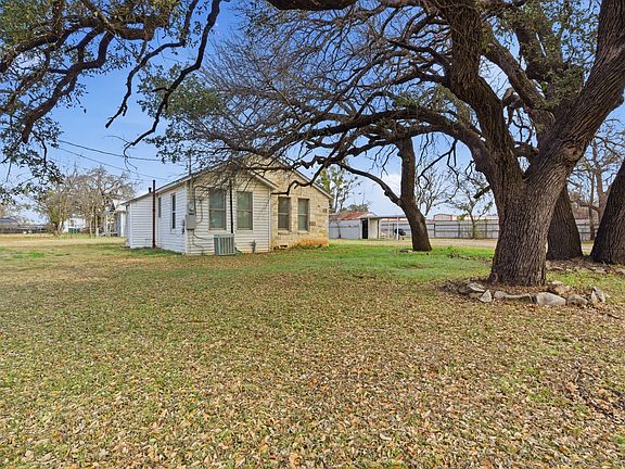 4th image of 1013 Tejas Ln