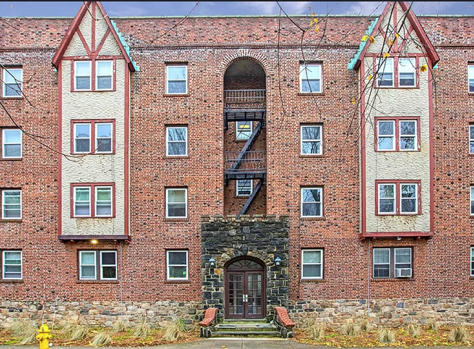 8 Washington Ct