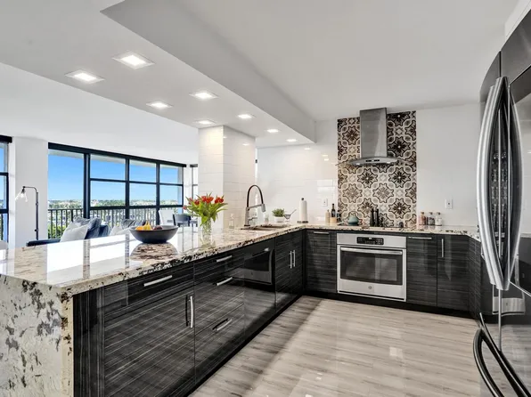 600 Parkview Drive #809, Hallandale Beach, FL 33009
