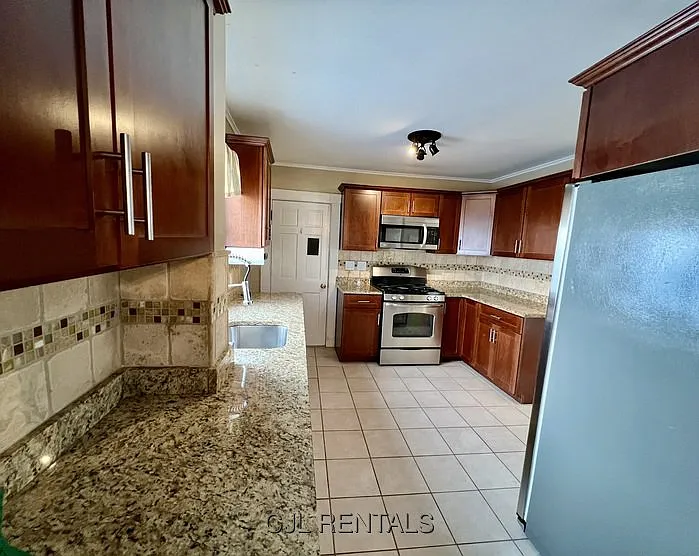 20 Washington Ave #1-21 — Photo 2