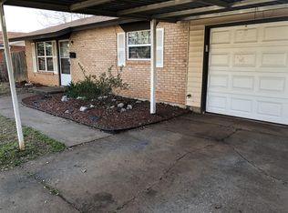 2425 Queensbury Rd, Moore, OK 73160