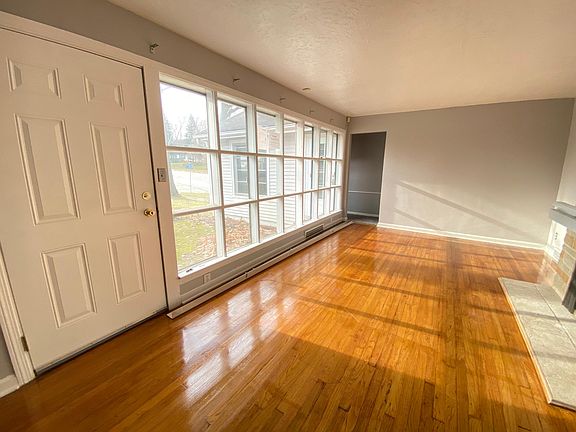 4th image of 1821 Grand Blvd