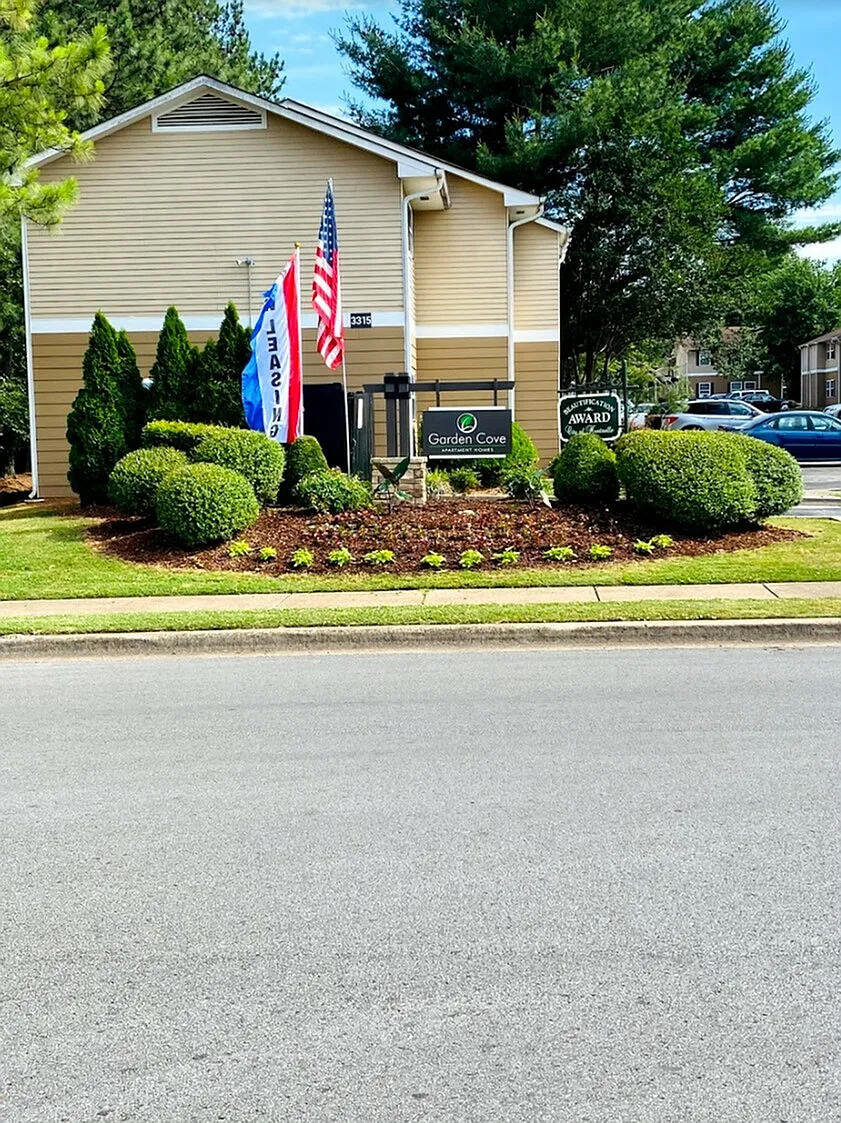 Garden Cove — Photo 1