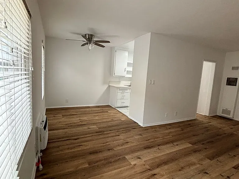 334 S. Hobart Blvd — Photo 9