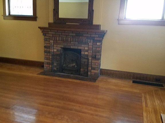 3rd image of 1524 Columbus Ave