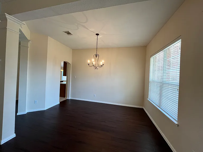 112 Cherrytree Trl — Photo 3