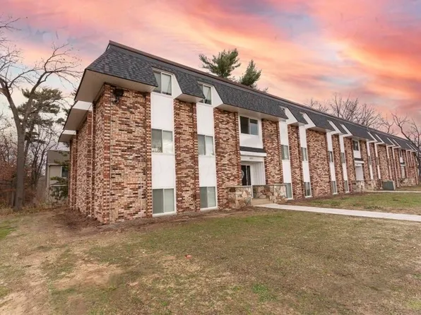 Royal Oak Apartments, 4738-4756 Eastern Ave SE #205, Grand Rapids, MI 49508