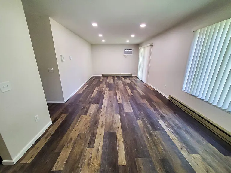 Orchard Village Apartments — Photo 7