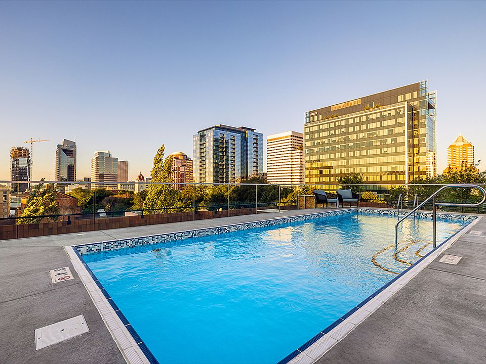 1st image of 1525 SW Park Ave #614