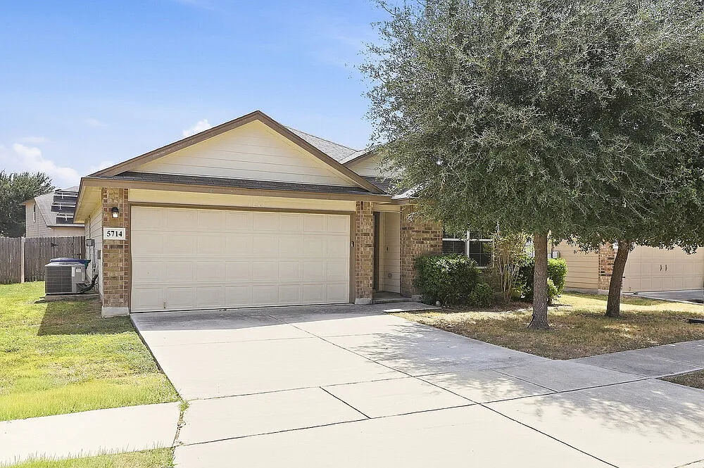 4 bed, 2.0 bath, 1733 sqft, $1,785 — Photo 2