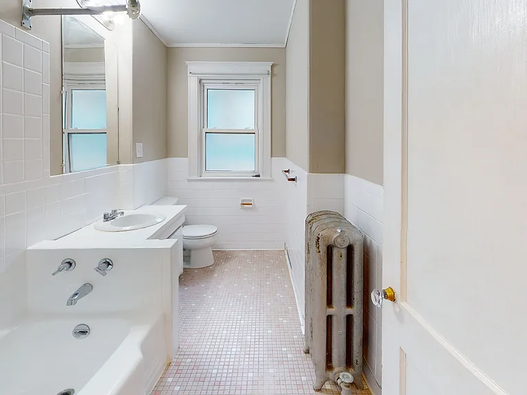 20-22 Upcrest Rd #4 — Photo 8