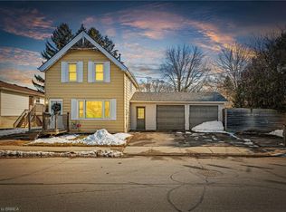 34 8th Ave, Brantford, ON N3S 1B9