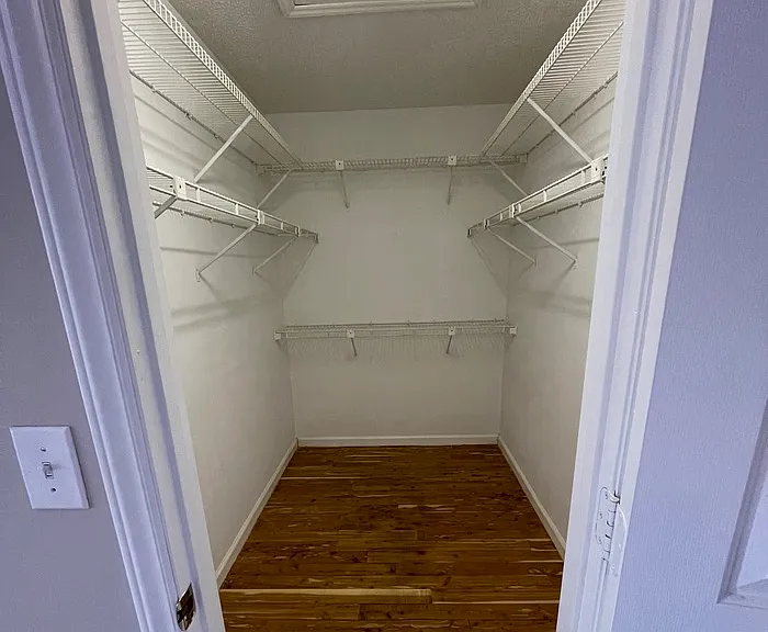 8307 Belstead Brook Ct — Photo 21