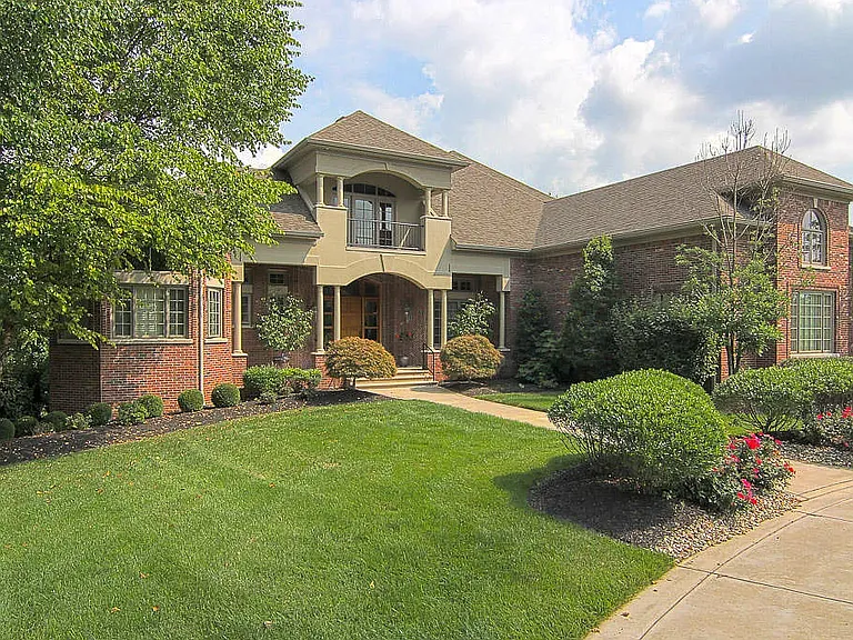 13204 Longwood Ln — Photo 3