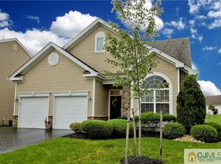 5 Jester Ct, Monroe Township, NJ 08831