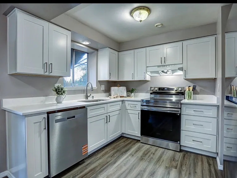 3112 E 29th Ave #3 — Photo 2