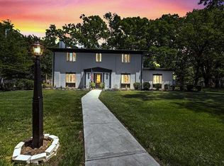 10 Forest Dr, Alton, IL 62002