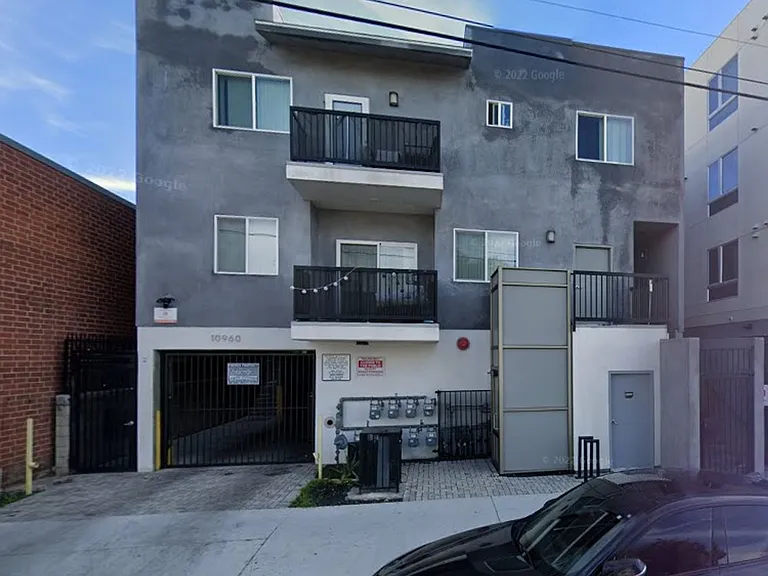 (Ar/Ji/Yo:B) 10960 Ratner Street — Photo 2