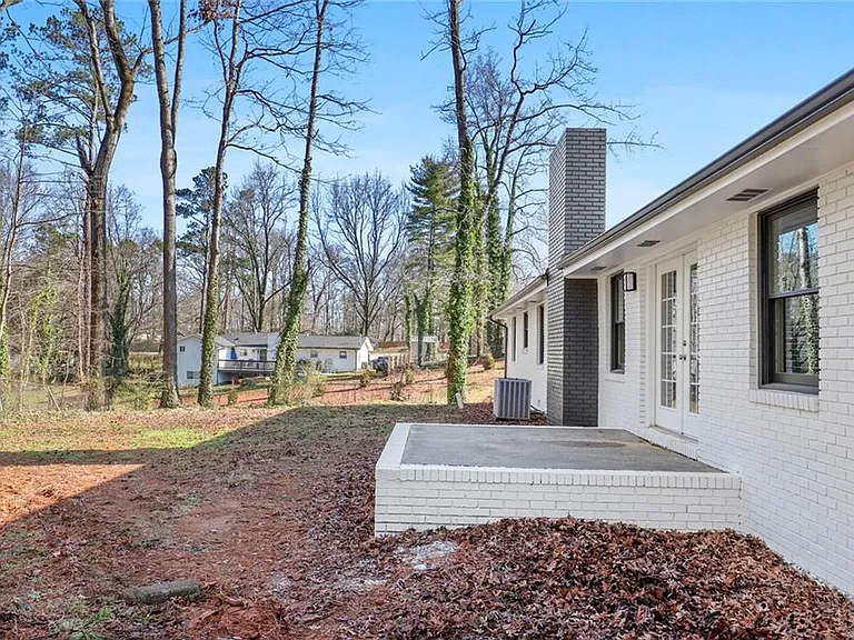 2341 Rubart Dr — Photo 25