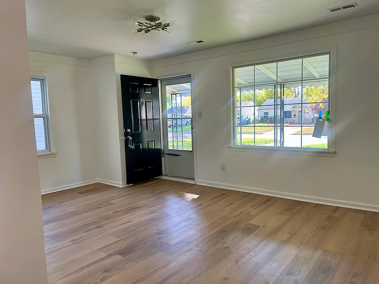 5942 Harrison St — Photo 1